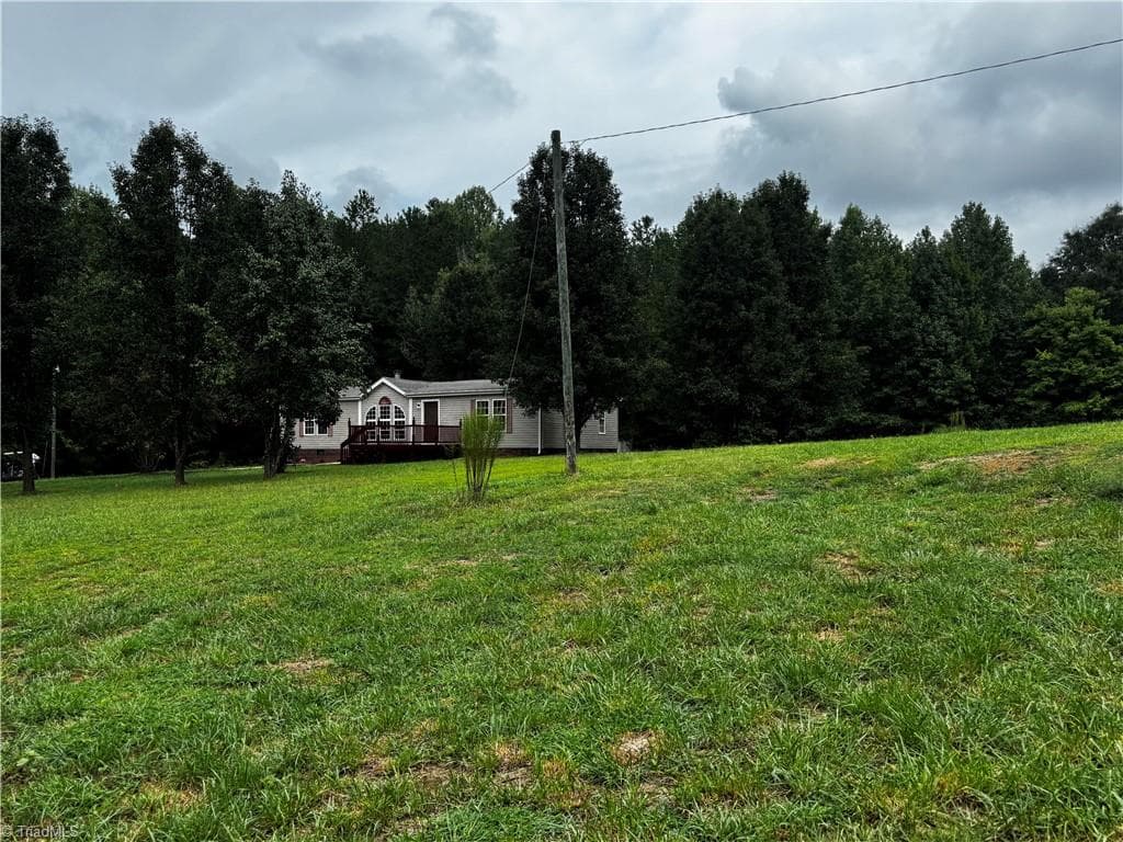 Manufactured Home at 502 Dawson Miller Road, Asheboro NC 27205, photo 2 of 15