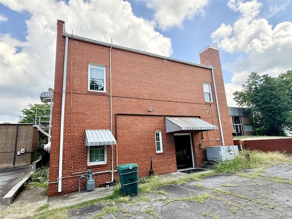Remarks at 110 S Main Street, Reidsville NC 27320, photo 26 of 27
