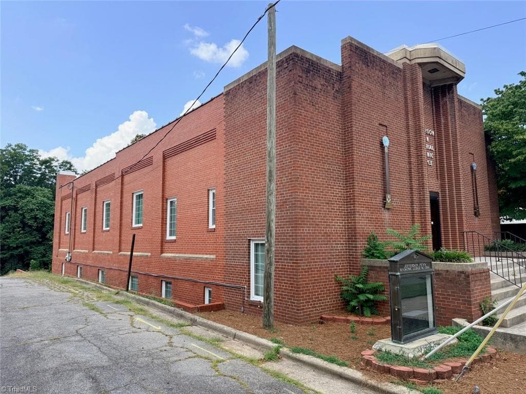 Remarks at 110 S Main Street, Reidsville NC 27320, photo 24 of 27
