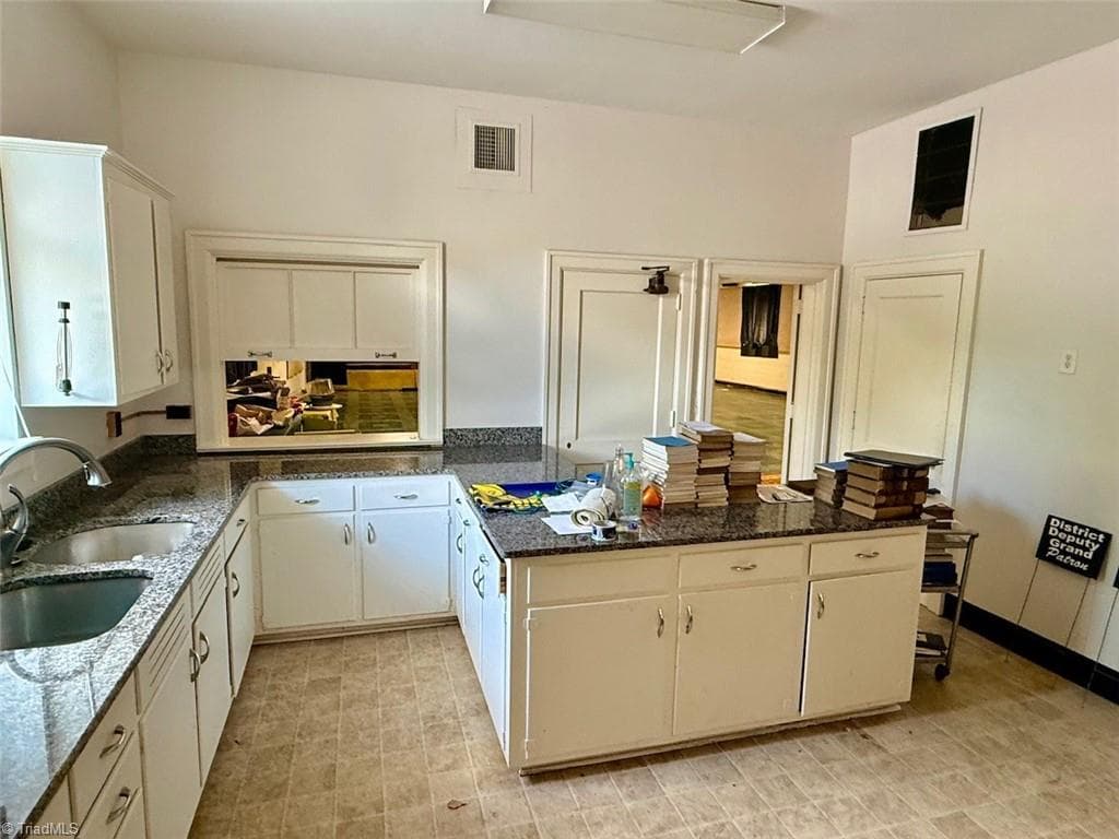 Remarks at 110 S Main Street, Reidsville NC 27320, photo 21 of 27