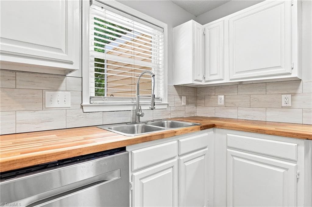 Stick/Site Built at 2603 Castle Croft Road, Greensboro NC 27407, photo 9 of 39