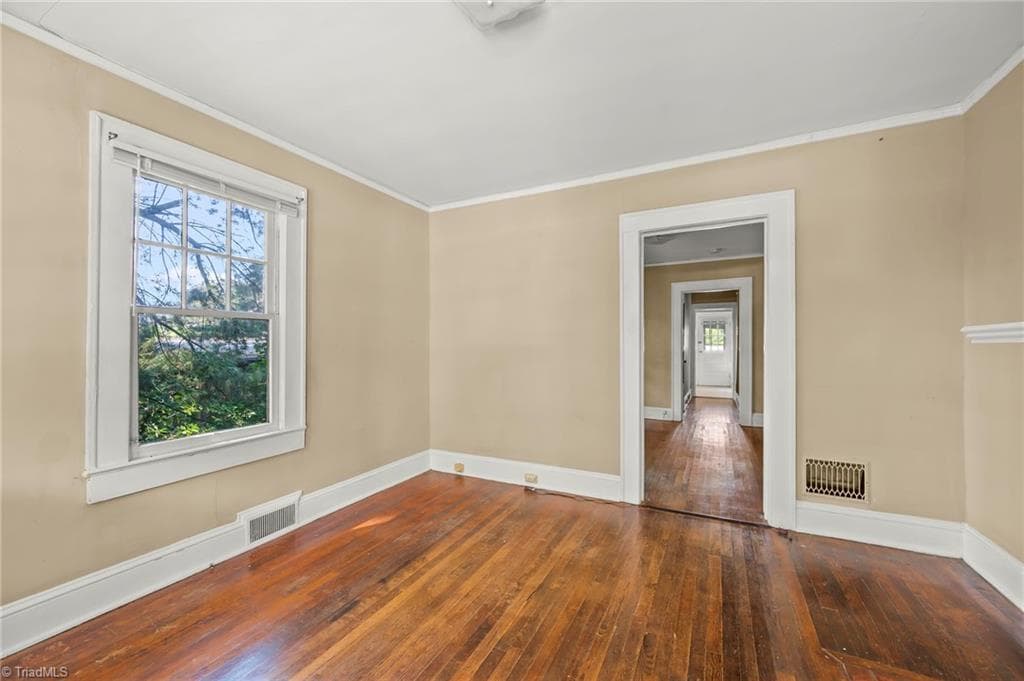 Duplex at 118 & 120 S Poplar Street, Winston-Salem NC 27101, Winston-Salem, photo 3 of 19