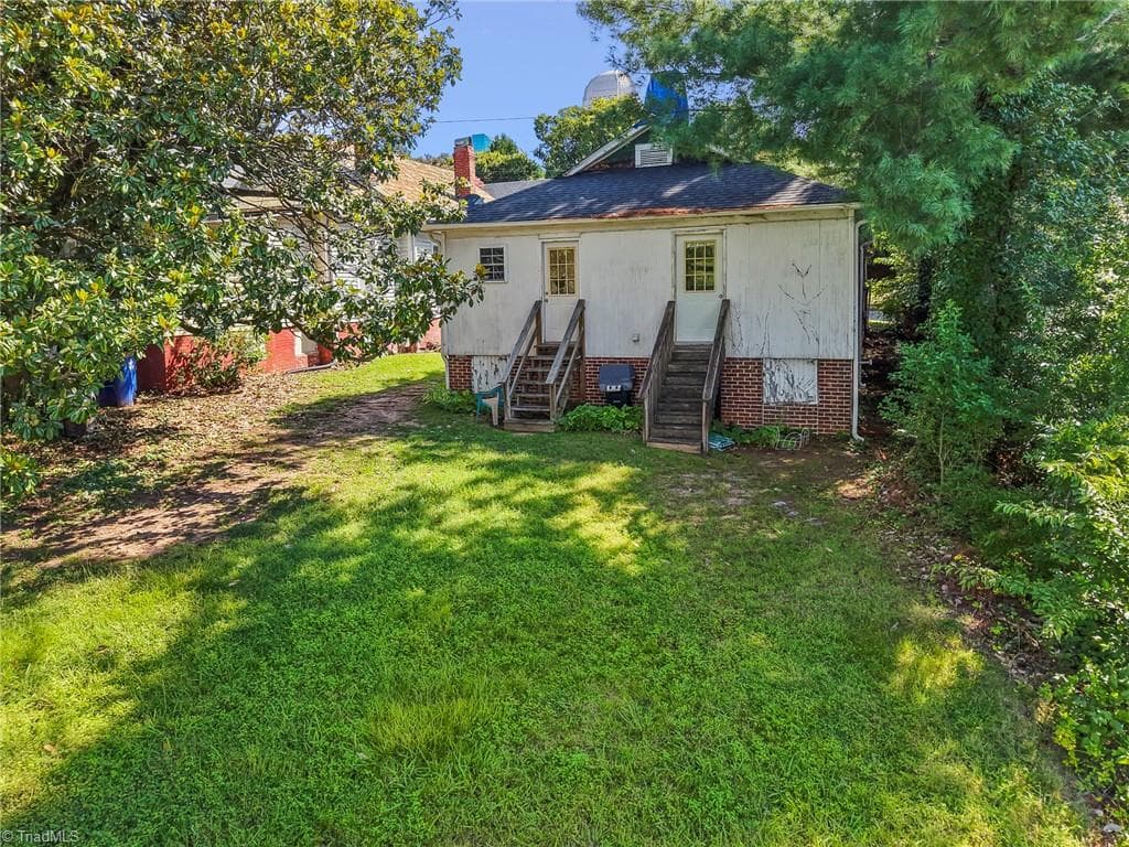 Duplex at 118 & 120 S Poplar Street, Winston-Salem NC 27101, Winston-Salem, photo 14 of 19