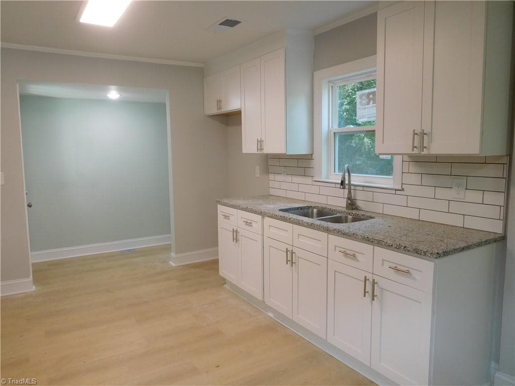 Stick/Site Built at 144 Edgewood Circle, Winston-Salem NC 27127, photo 3 of 22