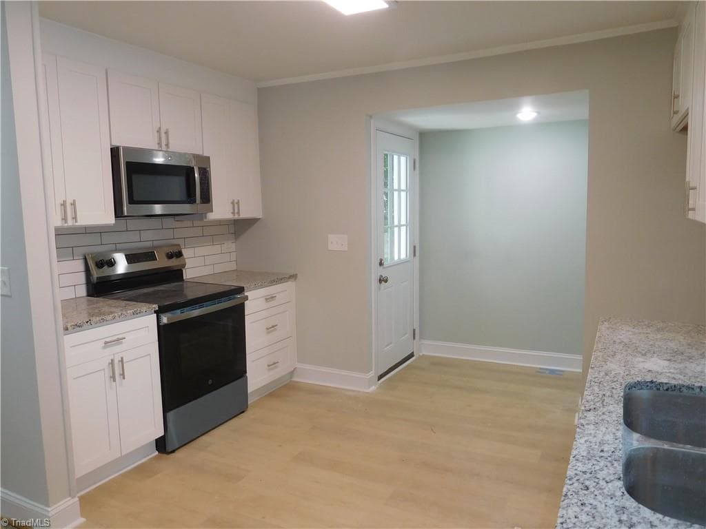 Stick/Site Built at 144 Edgewood Circle, Winston-Salem NC 27127, photo 5 of 22