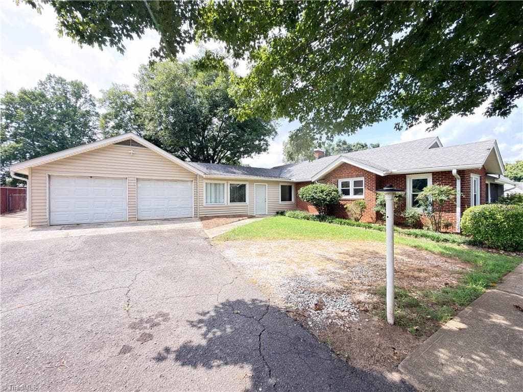 536 Main Street, Jonesville NC 28642