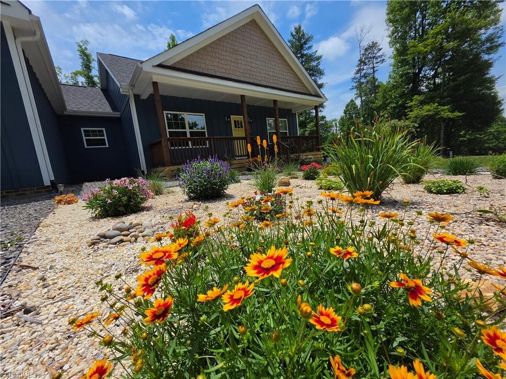 Stick/Site Built at 587 Seven Springs Parkway, Ararat VA 24328, Ararat, photo 9 of 31
