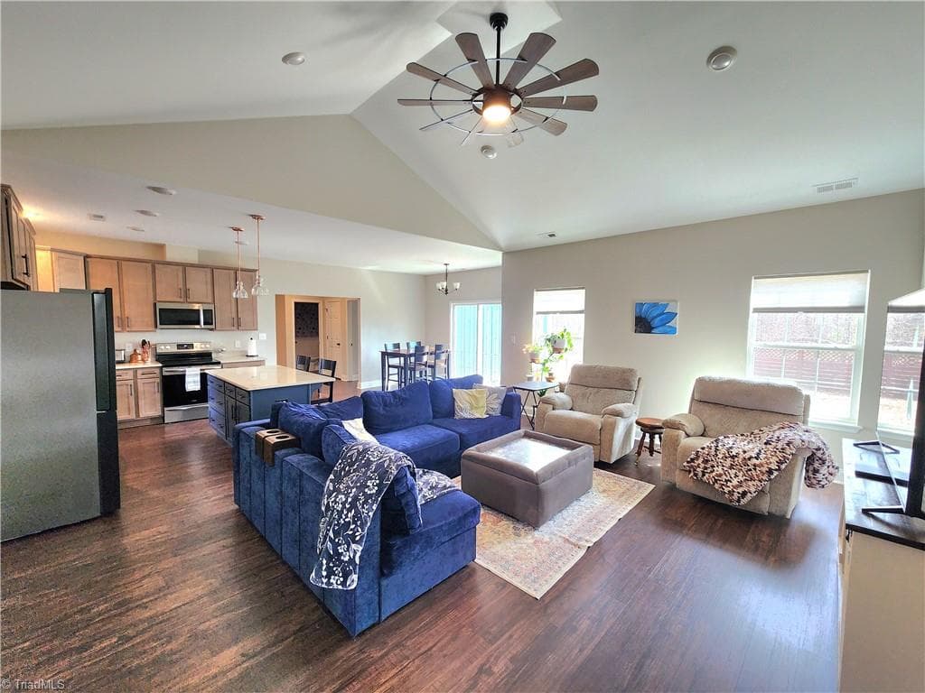 Stick/Site Built at 587 Seven Springs Parkway, Ararat VA 24328, Ararat, photo 10 of 31