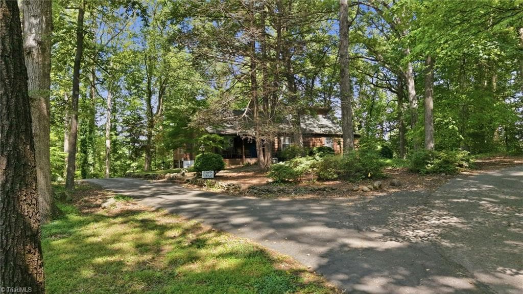 Stick/Site Built at 5275 Reynolda Road, Winston-Salem NC 27106, Winston-Salem, photo 3 of 41