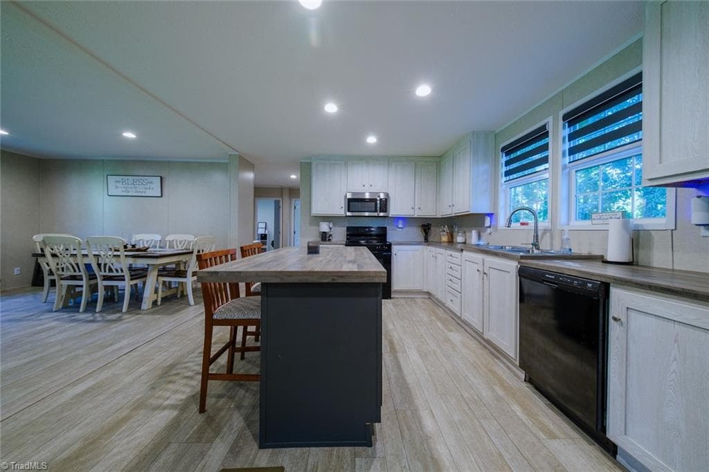 Manufactured Home at 1317 Haire Road, Yadkinville NC 27055, Yadkinville, photo 39 of 88