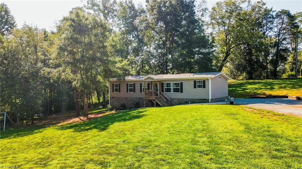 Manufactured Home at 1317 Haire Road, Yadkinville NC 27055, Yadkinville, photo 73 of 88