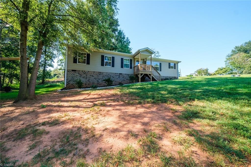 Manufactured Home at 1317 Haire Road, Yadkinville NC 27055, Yadkinville, photo 7 of 88