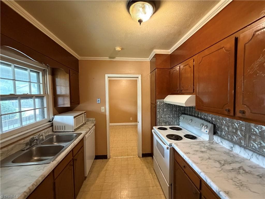 Stick/Site Built at 2958 Ramsgate Court, Winston-Salem NC 27106, Winston-Salem, photo 9 of 30