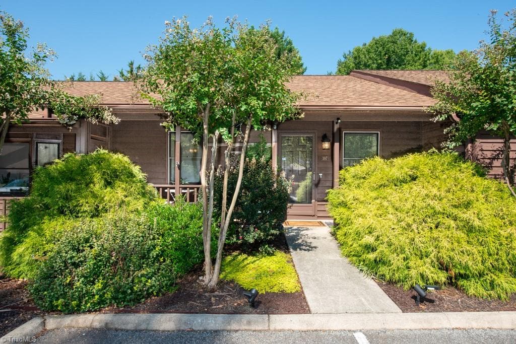 397 James Court, High Point NC 27265