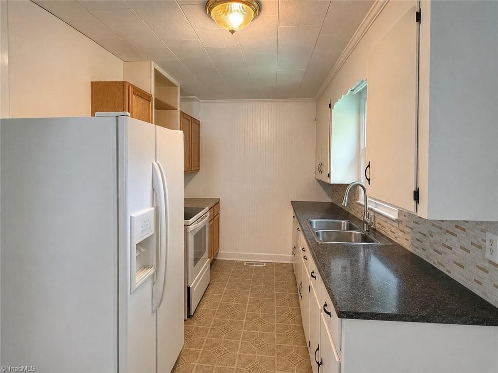 Stick/Site Built at 111 Arbor Street, Boonville NC 27011, photo 6 of 19