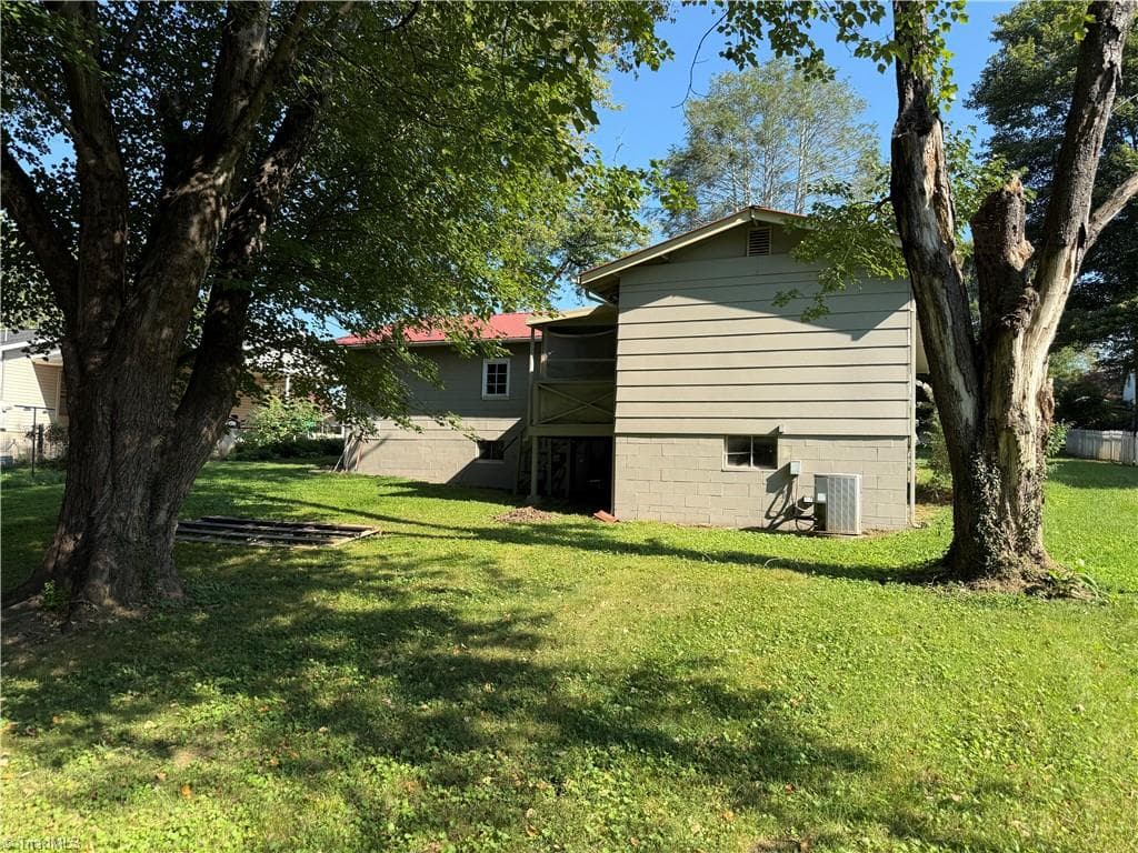 Stick/Site Built at 111 Arbor Street, Boonville NC 27011, photo 16 of 19