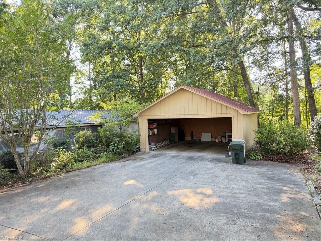 Stick/Site Built at 16 Vivian Street, Thomasville NC 27360, photo 28 of 33