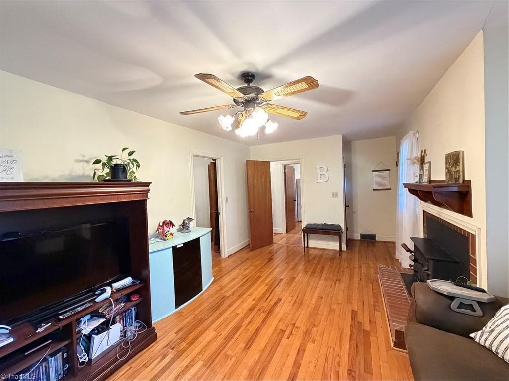 Stick/Site Built at 16 Vivian Street, Thomasville NC 27360, photo 21 of 33