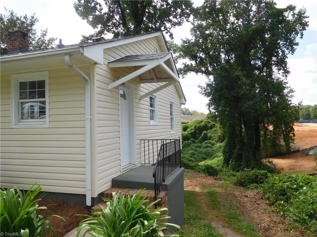 Stick/Site Built at 2042 K Court Avenue, Winston-Salem NC 27105, Winston-Salem, photo 18 of 21