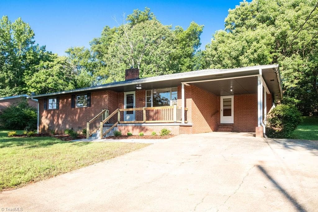Stick/Site Built at 119 Marywood Drive, High Point NC 27265, photo 2 of 18