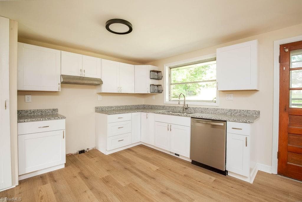Stick/Site Built at 119 Marywood Drive, High Point NC 27265, photo 6 of 18