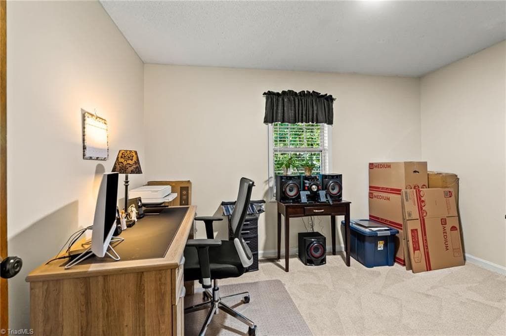 Stick/Site Built at 6 Oak Ridge Drive, Thomasville NC 27360, photo 18 of 30