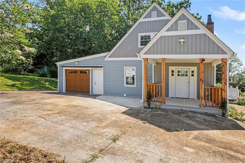 Stick/Site Built at 933 E King Street, King NC 27021, King, photo 13 of 56