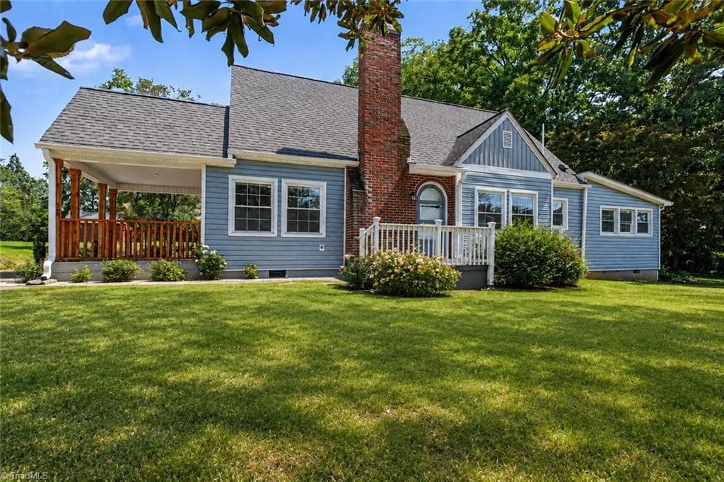 933 E King Street, King NC 27021