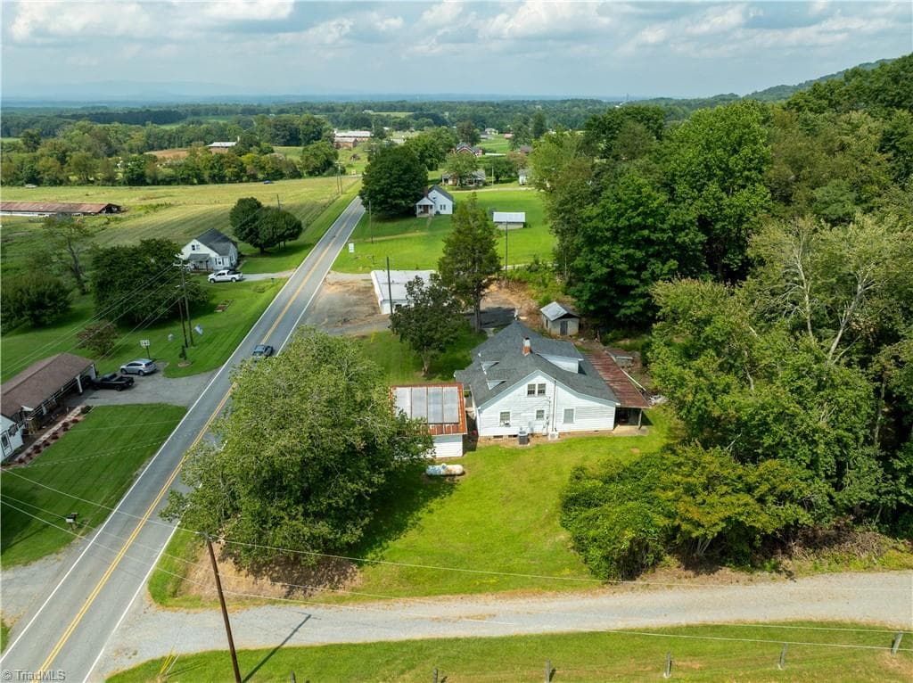 Stick/Site Built at 2316 Swan Creek Road, Jonesville NC 28642, Jonesville, photo 4 of 41