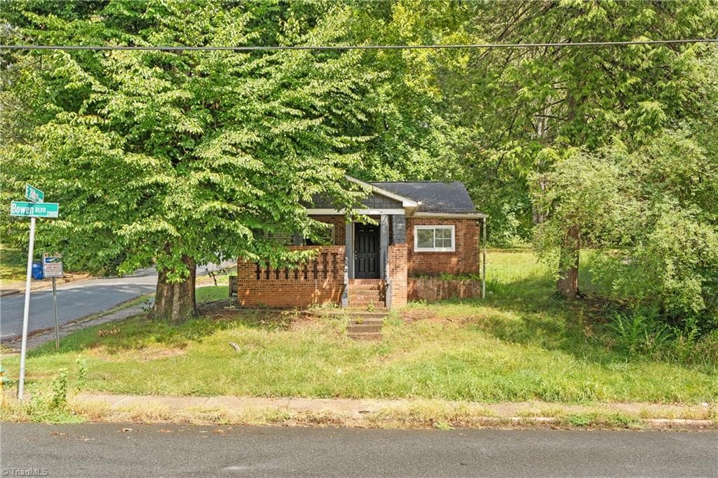 Stick/Site Built at 2001 Bowen Boulevard, Winston-Salem NC 27105, Winston-Salem, photo 3 of 25