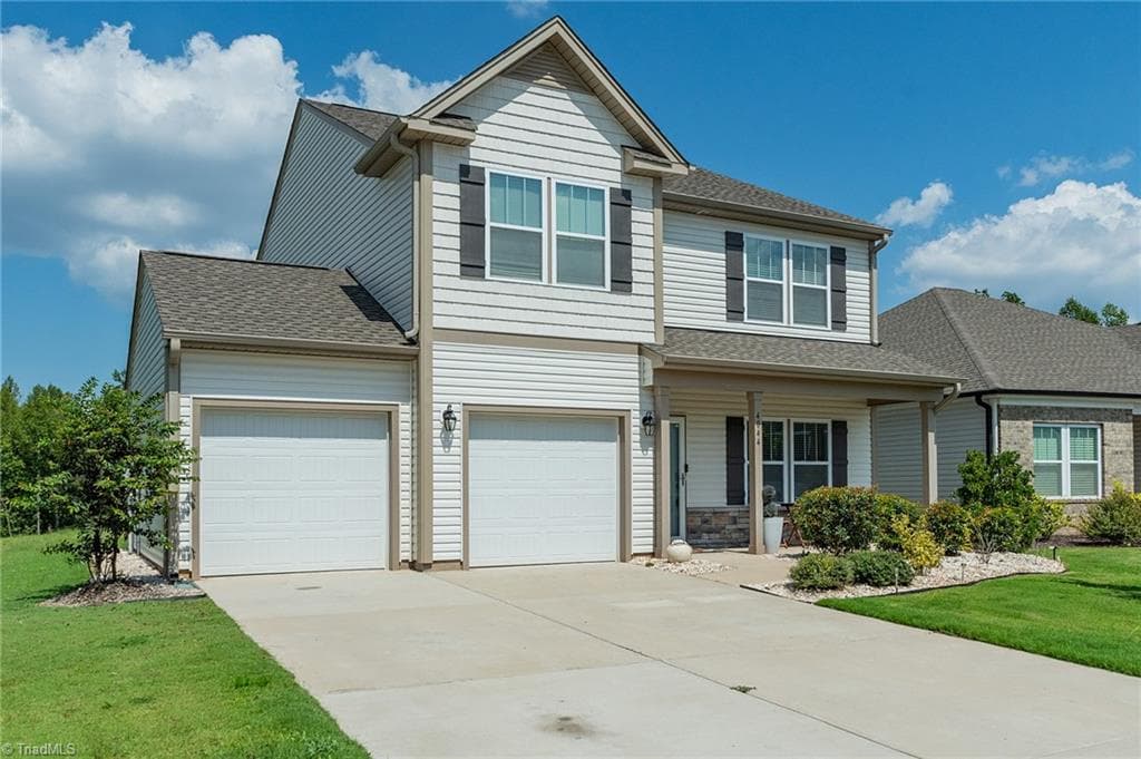 Stick/Site Built at 4044 Monteray Circle, High Point NC 27265, photo 2 of 34