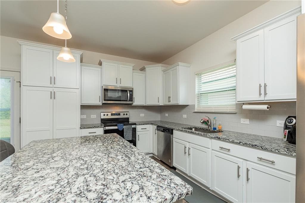 Stick/Site Built at 4044 Monteray Circle, High Point NC 27265, photo 16 of 34