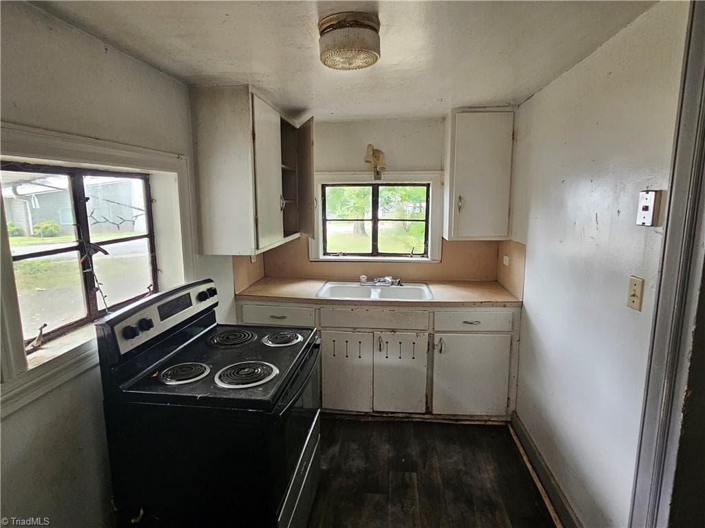 Duplex at 223 Lawsonville Avenue, Reidsville NC 27320, Reidsville, photo 13 of 30