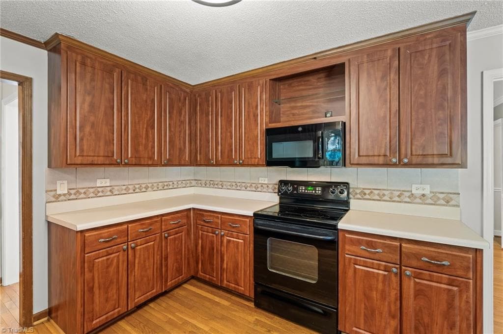 Stick/Site Built at 4400 Oak Hollow Drive, High Point NC 27265, photo 11 of 50