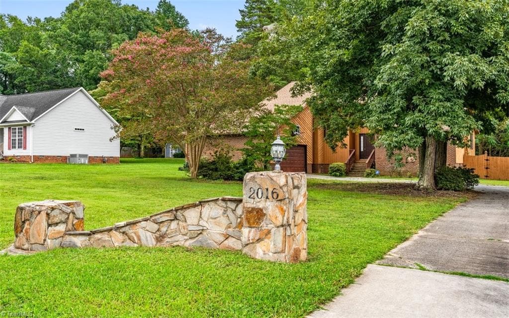 2016 Ledford Road, Greensboro NC 27406