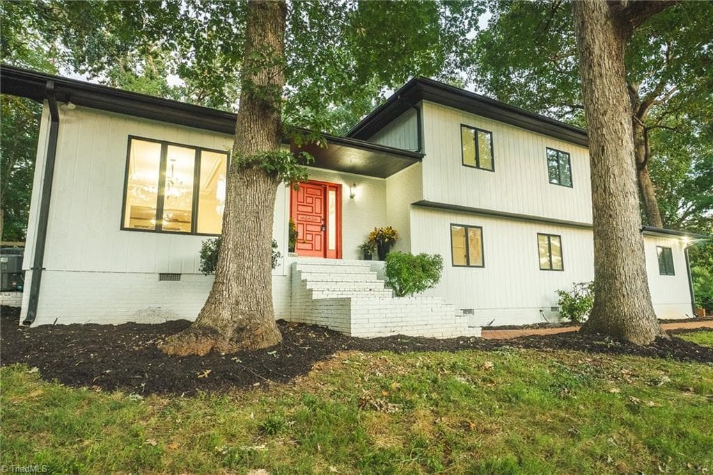 3750 11th Street NE, Hickory NC 28601
