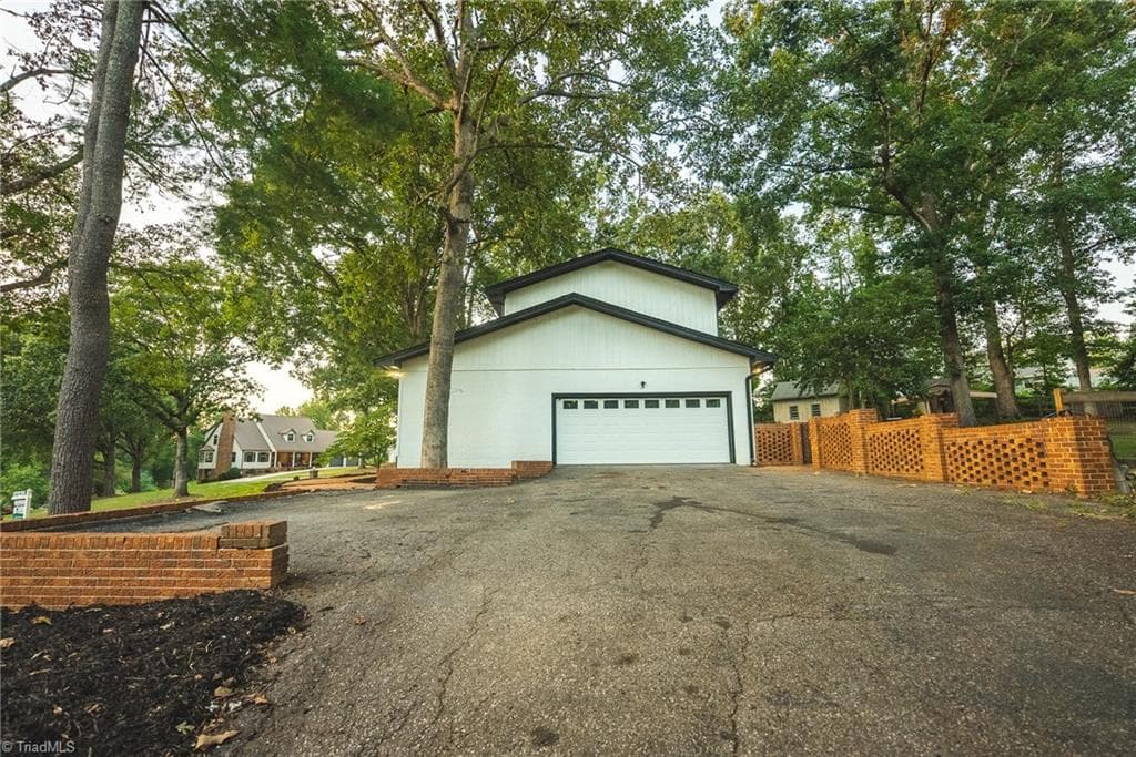 Stick/Site Built at 3750 11th Street NE, Hickory NC 28601, Hickory, photo 5 of 50