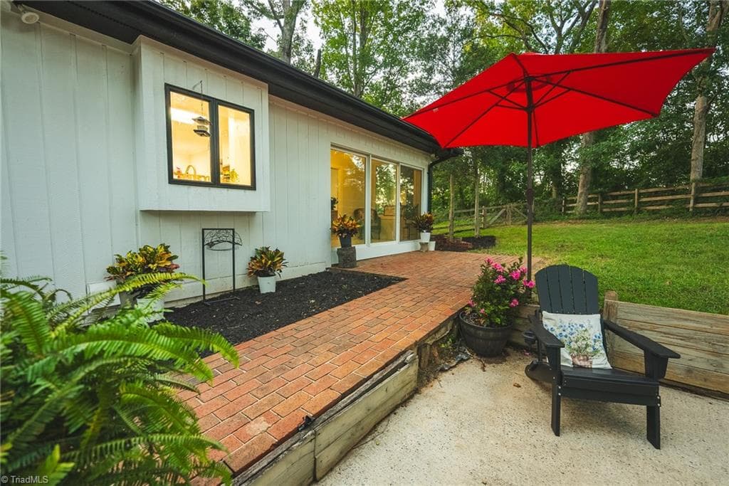Stick/Site Built at 3750 11th Street NE, Hickory NC 28601, Hickory, photo 9 of 50