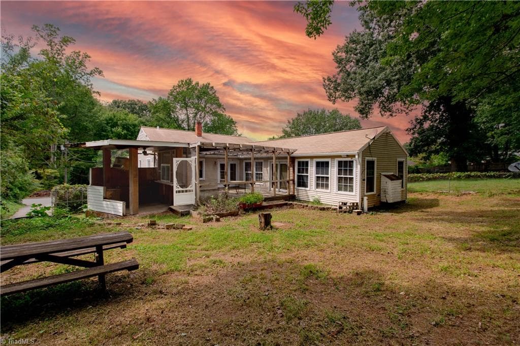 Stick/Site Built at 1511 Sharon Road, Winston-Salem NC 27103, Winston-Salem, photo 2 of 30