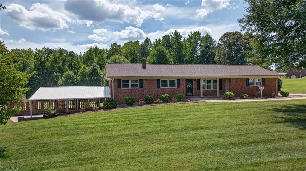 1335 Old Mill Farm Road, Lexington NC 27295