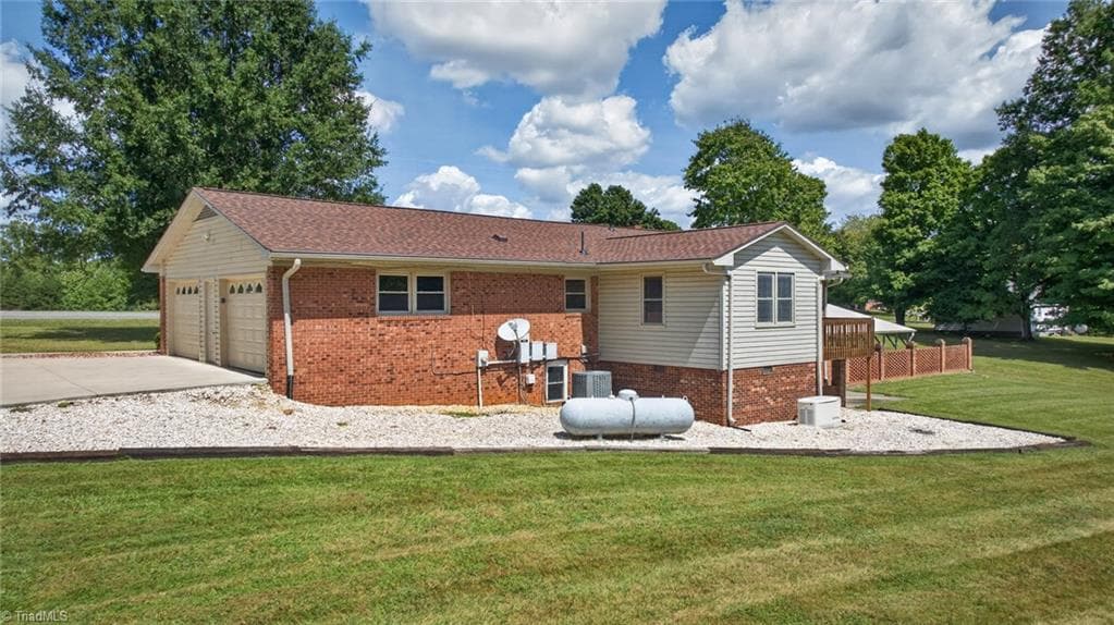 Stick/Site Built at 1335 Old Mill Farm Road, Lexington NC 27295, Lexington, photo 33 of 43