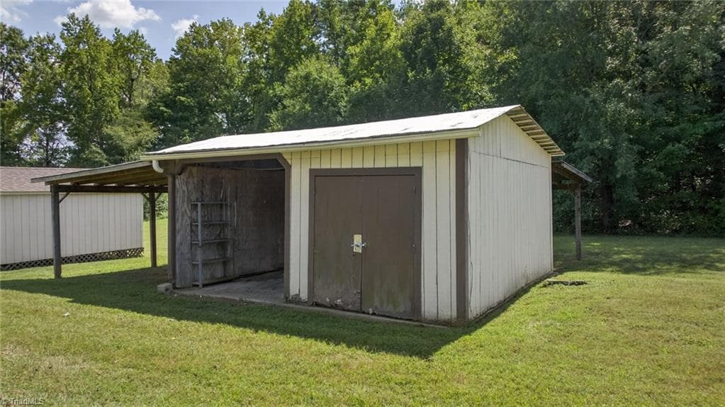 Stick/Site Built at 1335 Old Mill Farm Road, Lexington NC 27295, Lexington, photo 37 of 43