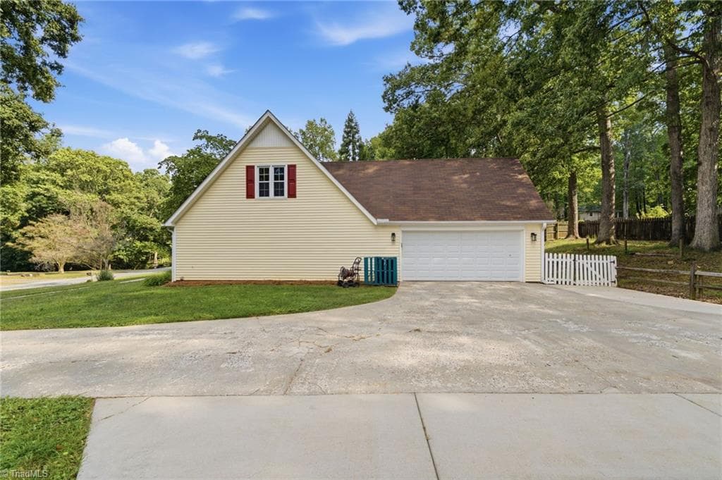 Stick/Site Built at 1486 Old Coach Road, Kernersville NC 27284, photo 43 of 47