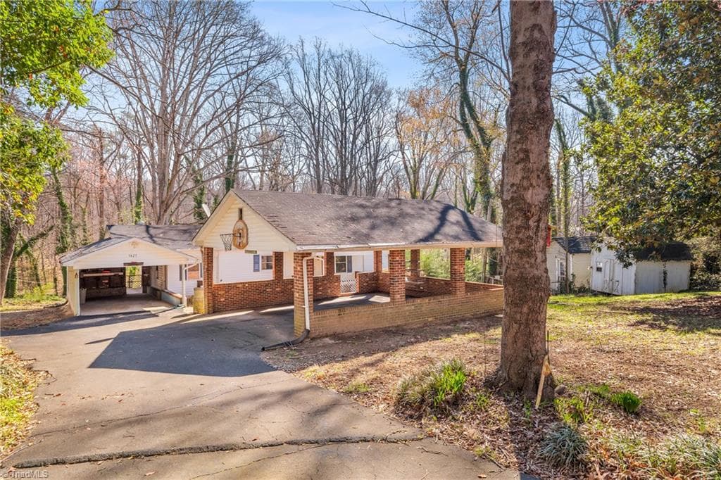 Stick/Site Built at 3825 Old Hollow Road, Kernersville NC 27284, Kernersville, photo 13 of 86