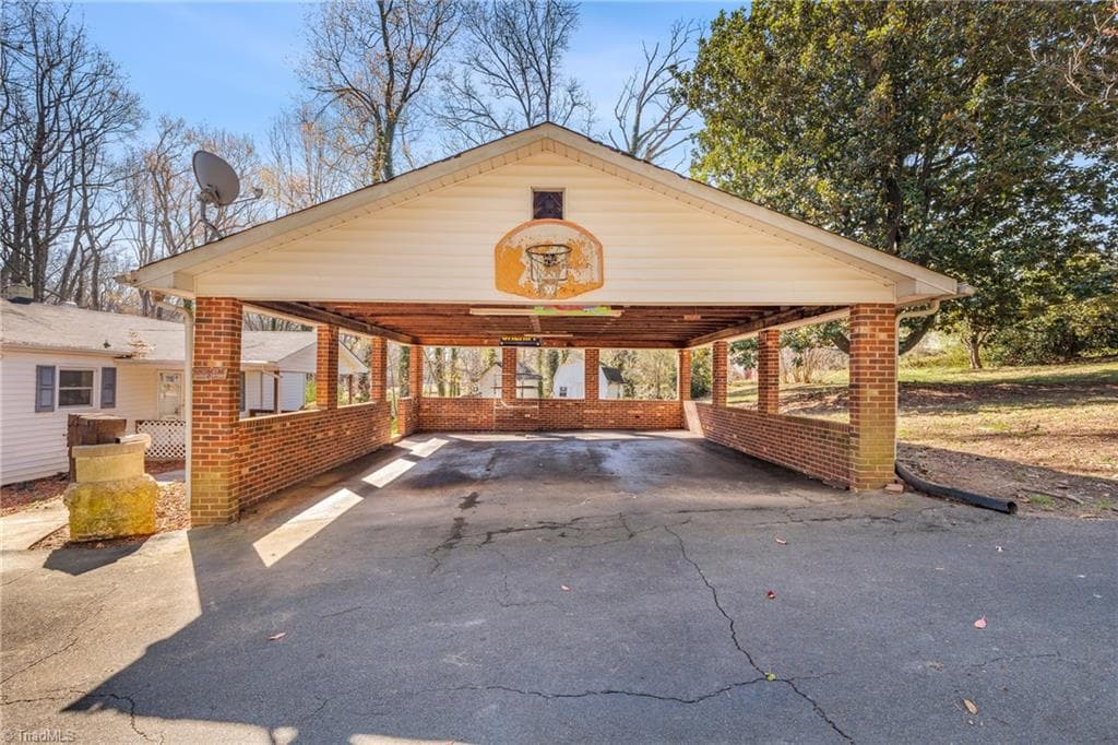 Stick/Site Built at 3825 Old Hollow Road, Kernersville NC 27284, Kernersville, photo 5 of 86