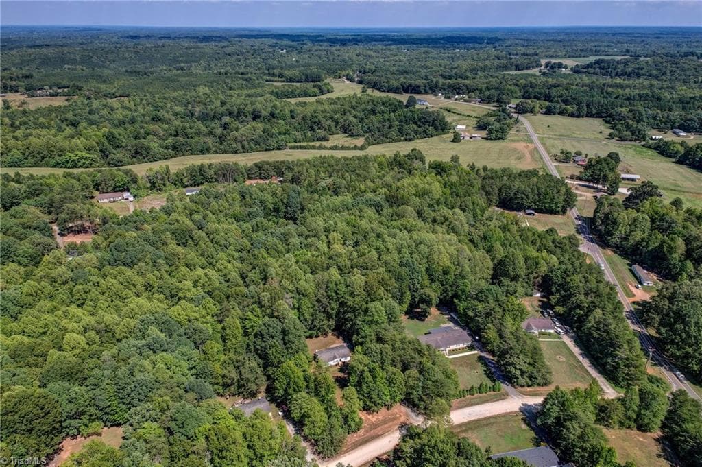 Manufactured Home at 1082 Raccoon Court, Reidsville NC 27320, Reidsville, photo 11 of 66