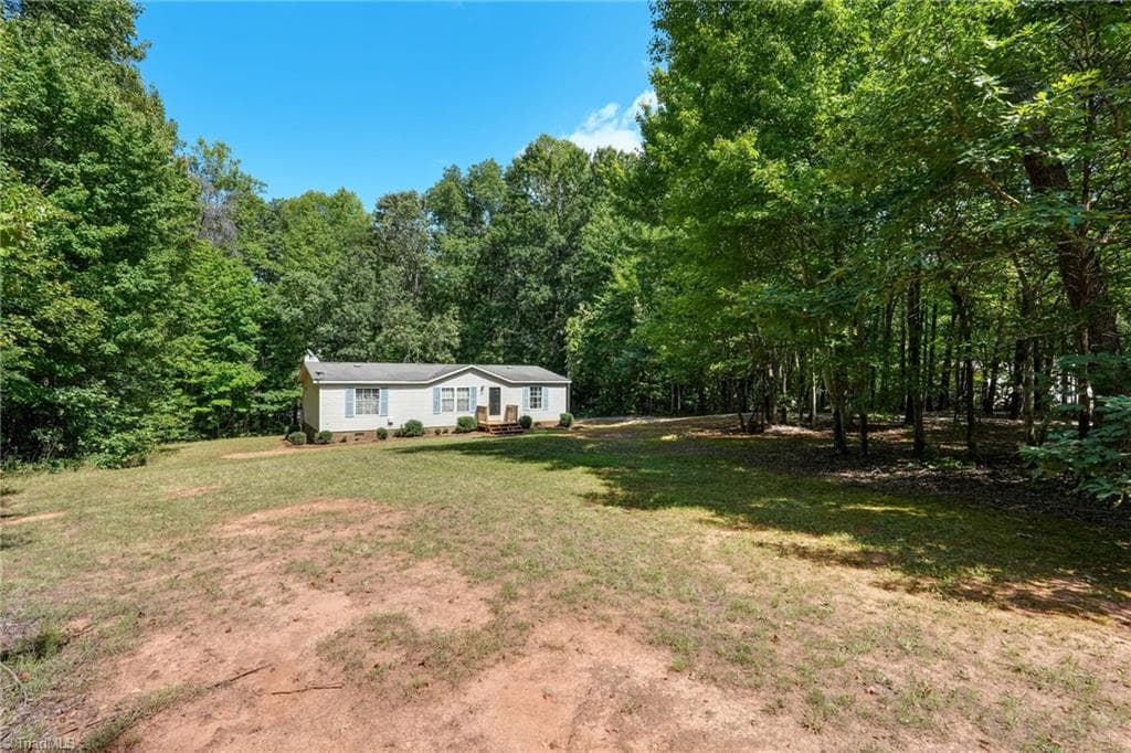 Manufactured Home at 1082 Raccoon Court, Reidsville NC 27320, Reidsville, photo 17 of 66