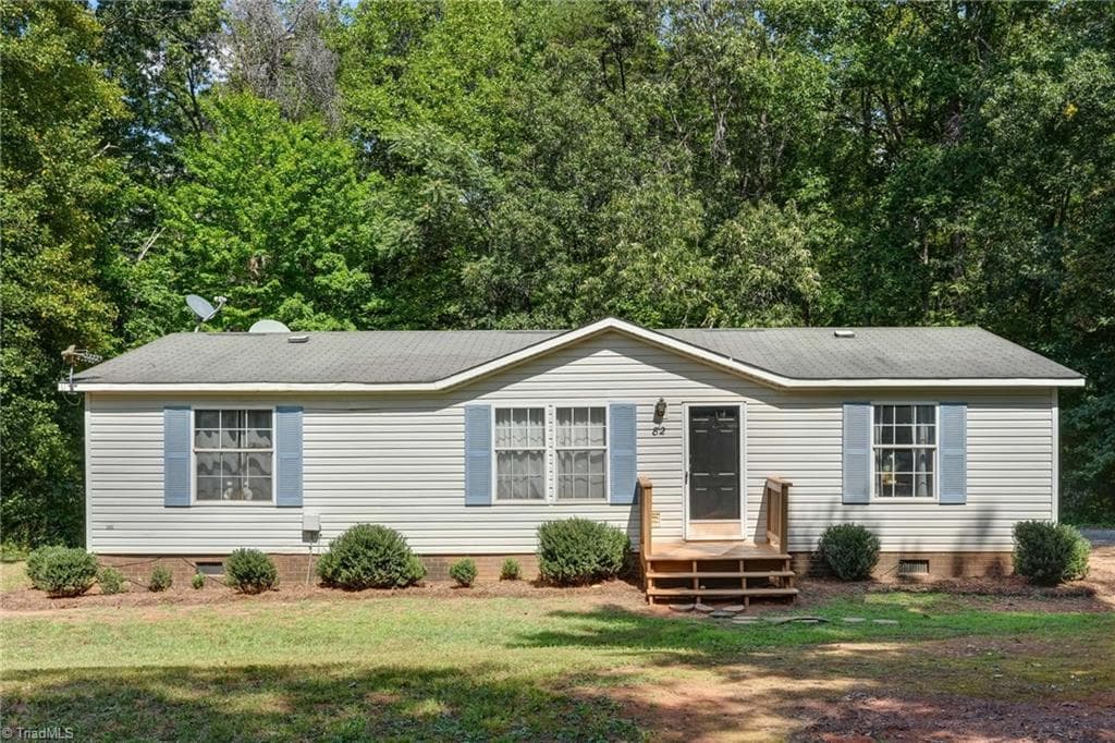 Manufactured Home at 1082 Raccoon Court, Reidsville NC 27320, Reidsville, photo 19 of 66