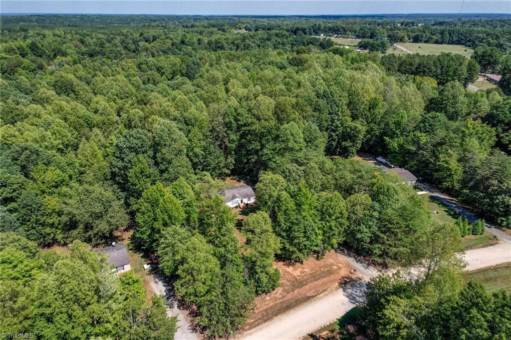 Manufactured Home at 1082 Raccoon Court, Reidsville NC 27320, Reidsville, photo 15 of 66