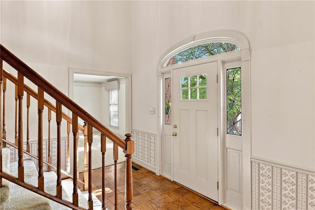 Stick/Site Built at 1014 Greenhurst Road, Winston-Salem NC 27104, Winston-Salem, photo 6 of 47
